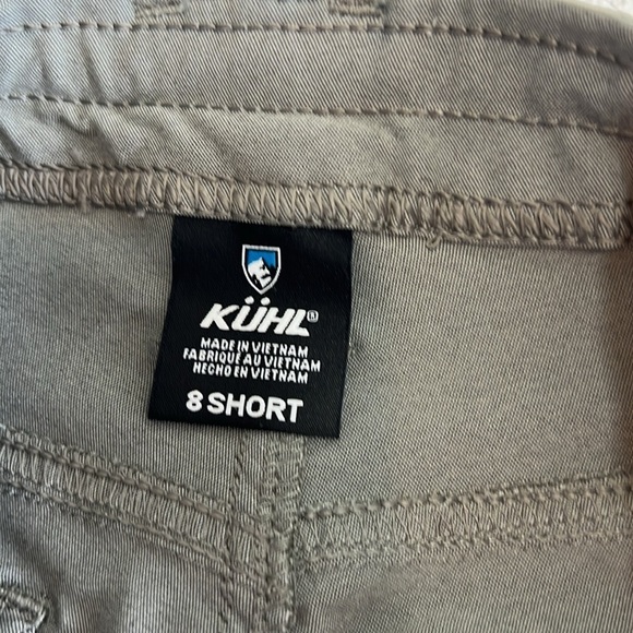 Kuhl Sz 8 Short Trekr Pants Ruched Leg Gray Nylon/Polyester EUC - Picture 3 of 13